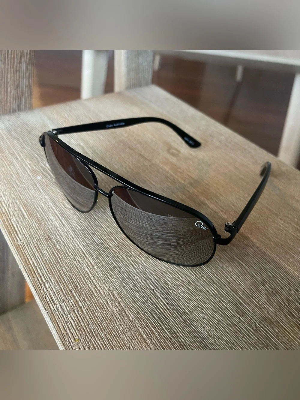 Quay Australia Macaw Black Aviator Sunglasses Oversized UV Protect Logo Bridge